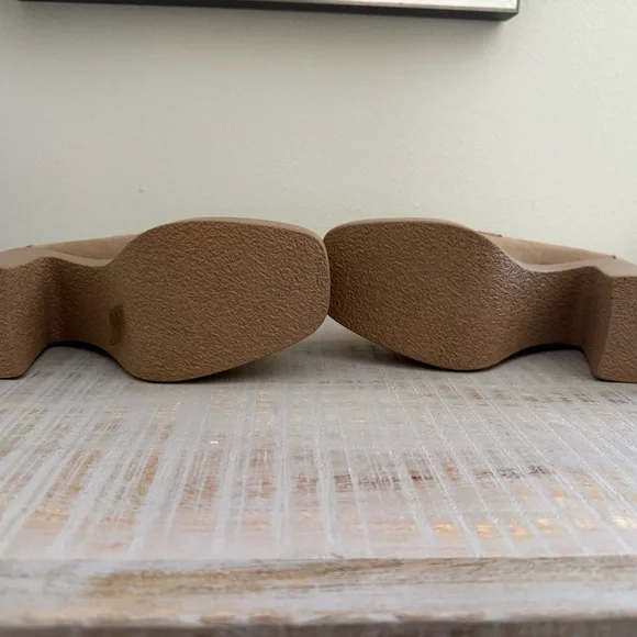 Womens Tan Suede Platform Loafers - Classic Chunky Heel - Picture 4 of 4